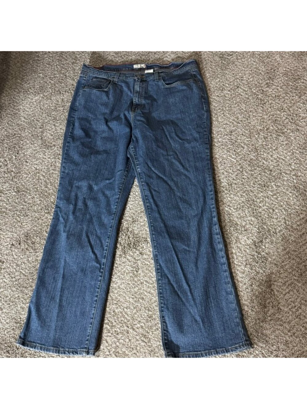 Levi's 550 Boot Cut Jeans Women's Size 36X30 20M Relaxed Medium Wash Blue Denim